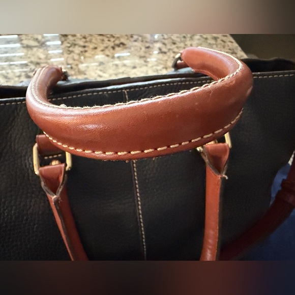 Dooney & Bourke Black Pebbled Leather Purse - Picture 15 of 16